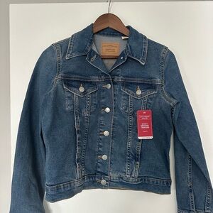 NWT Levi's Women's Blue Denim Jacket